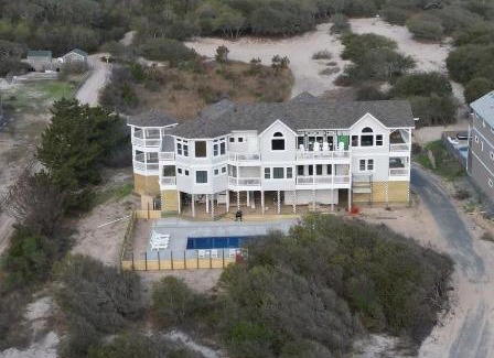 Corolla House | Oceanfront Dixie Sandcastle: 6 Bedrooms & Hot Tub Retreat