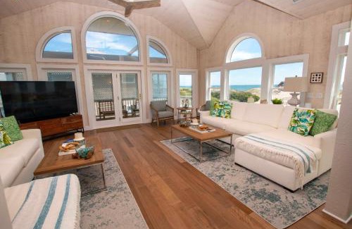 Corolla House | Oceanfront Dixie Sandcastle: 6 Bedrooms & Hot Tub Retreat