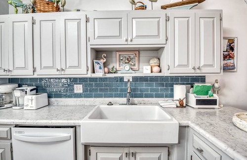 North Topsail Beach House | Cozy Oceanfront Retreat with Decks and Family-Friendly Perks