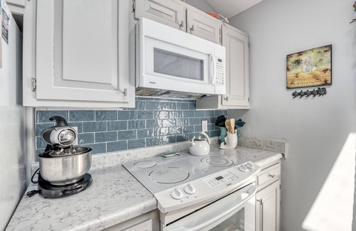 North Topsail Beach House | Cozy Oceanfront Retreat with Decks and Family-Friendly Perks