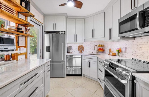Delray Beach Condo | Oceanfront Paradise: Private Retreat with Spa & Pool