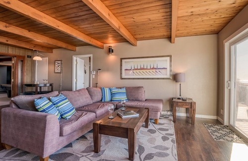 South Beach House | Oceanfront Pet Friendly Retreat with Spectacular Deck Views