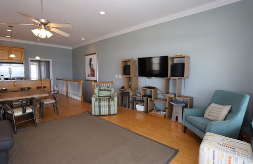 Surf City House | Seaside Escape: Pool, Ocean Views & Early Check-In