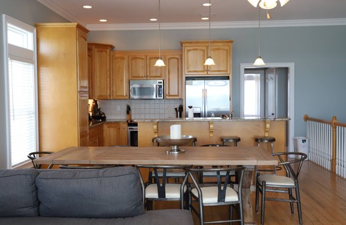 Surf City House | Seaside Escape: Pool, Ocean Views & Early Check-In