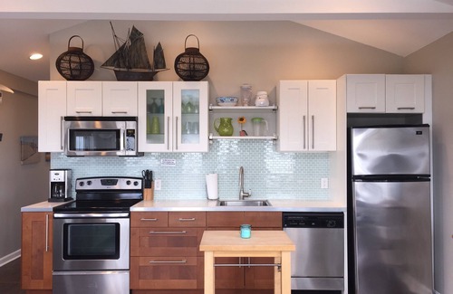 Matunuck Cottage | Oceanfront Retreat: Private Beach, Pool & 10/10 Reviews