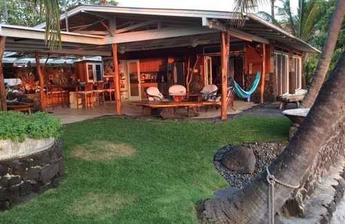 Kailua-Kona House | Oceanfront Getaway with Outdoor Kitchen & Pool, Magic Sands
