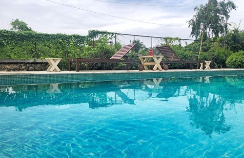 Uttan House | Oceanfront Villa with Private Pool at Uttan Beach