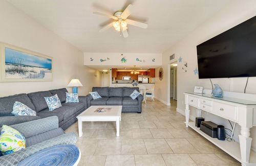 Redington Shores Condo | Beachfront Escape: Redington Shores Retreat with Pool Access