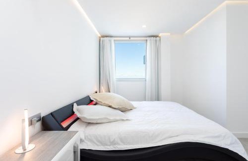 Costa Adeje Apartment | Oceanfront Retreat with Pool & Hot Tub - Rated 9/10