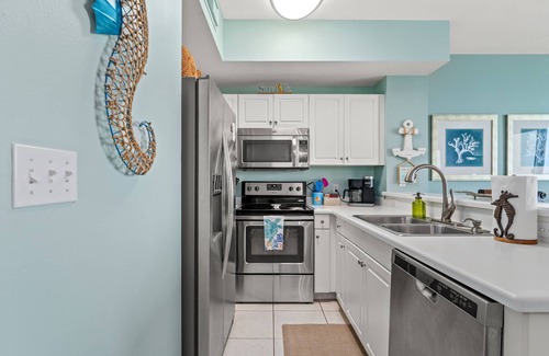 Miramar Beach Condo | Oceanfront Escape: Beach Access, Spa & 10/10 Guest Rated!