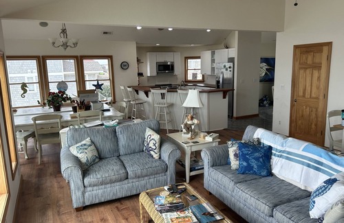Carova Beach House | Oceanfront Retreat with Private Pool & Hot Tub for 16 Guests