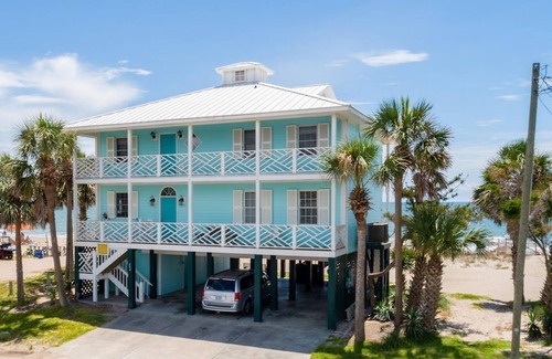 Edisto Island House | Oceanfront Escape at Island Manor - Rated 10/10 by Guests