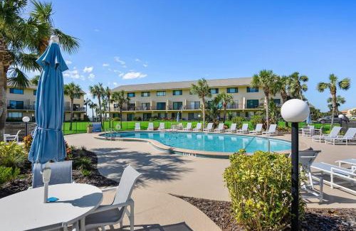 Crescent Beach House | Oceanfront Summerhouse Condo with Pool, Tennis & BBQ Fun