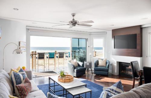 South Mission Beach House | Oceanfront Two-Level Condo with Breathtaking Views & More