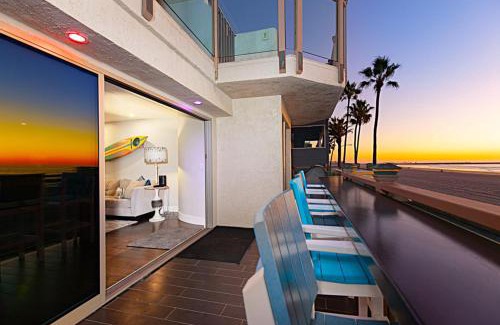 South Mission Beach House | Oceanfront Two-Level Condo with Breathtaking Views & More