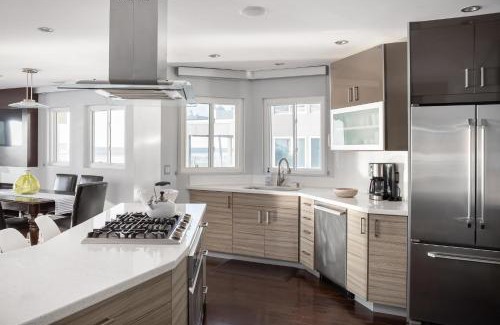 South Mission Beach House | Oceanfront Two-Level Condo with Breathtaking Views & More
