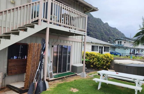 Kaneohe House | Oceanfront Paradise at Kualoa with Pool and Spa Access