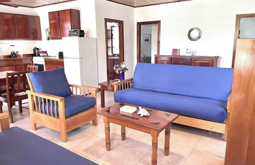 Caye Caulker Apartment | Oceanfront Retreat: Pool, Dock & Free Paddle Boards Await