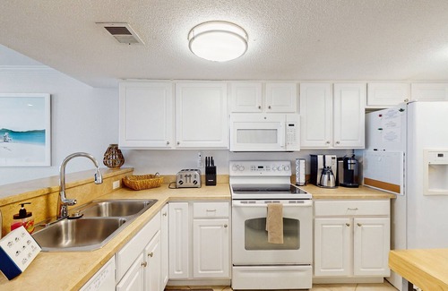 Point East Condo | Oceanfront Condo with Pool, Spa & Beach Access - Rated 9/10