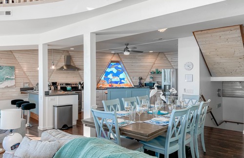 Sneads Ferry House | Oceanfront Dome Retreat with Hot Tub and Ocean Views