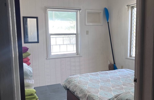 Isla de Utila Resort | Oceanfront Guest Suite in Utila with Full Kitchen Access