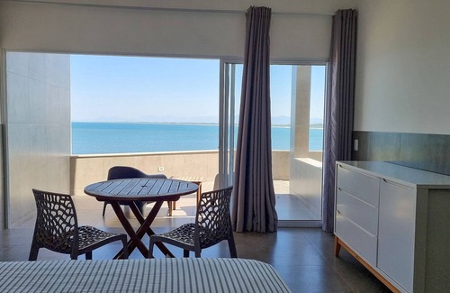 Barra de Guaratiba Villa | Oceanfront villa in Barra de Guaratiba - Bdg001