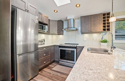 Port Renfrew Cottage | Oceanfront Retreat with Hot Tub & Pet-Friendly Comfort