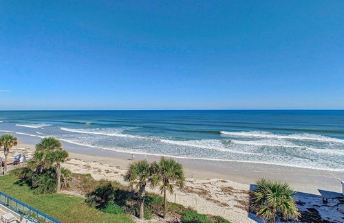 Bethune Beach Apartment | Oceanfront Luxury Corner Unit with Spa at Ebb Tide 401