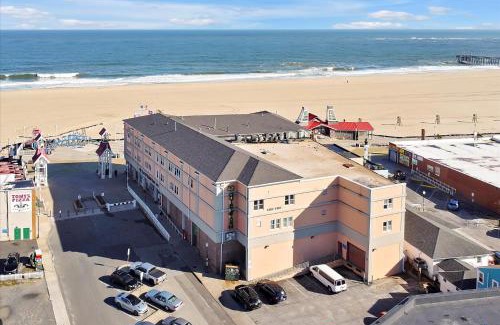 Ocean City Apartment | Oceanfront Villa 3: Family-Friendly Retreat by the Sea