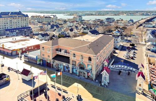 Ocean City Apartment | Oceanfront Villa 3: Family-Friendly Retreat by the Sea