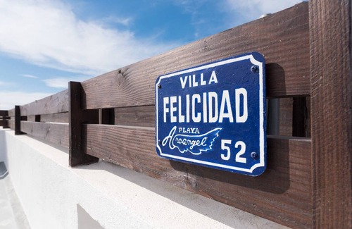 La Paloma Villa | Oceanfront Villa Felicidad: Guest Rated 10/10 with Spa & Pool