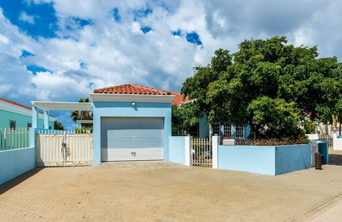 Sabadeco Villa | Oceanfront Villa, private pool, gazebo, great diving and snorkeling steps away