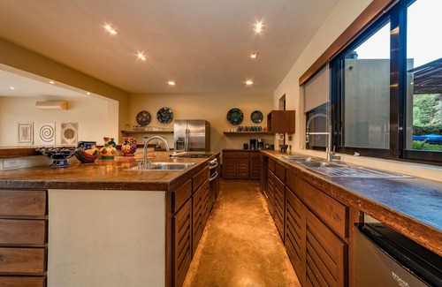 Crucecita Villa | Oceanfront Villa with Infinity Pool & Swim-Up Bar Awaits