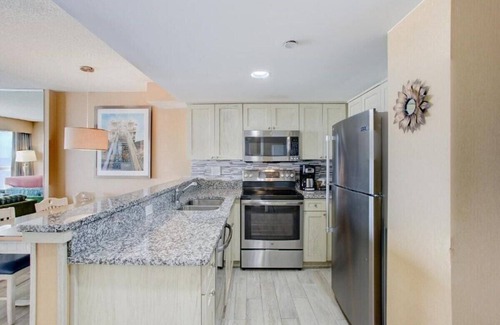 Virginia Beach Apartment | Oceanfront Retreat on Virginia Beach Boardwalk for 6