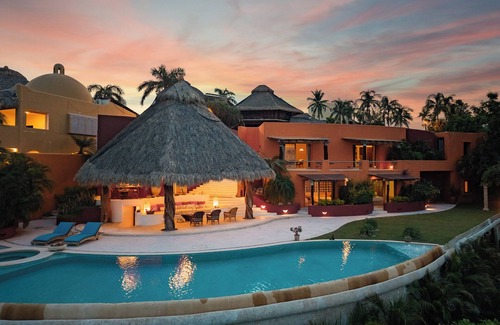 Santa Maria Huatulco Villa | Oceanfront Retreat with Beach Access and Pool Perks