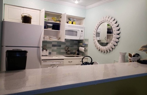 Virginia Beach Condo | Beachfront 2-Bedroom Retreat with Pool & Kitchen Access