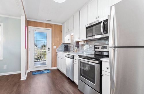 Emerald Isle House | Oceanfront West side of 1/2 Duplex with 2 Bedroom & 2 Bathrooms