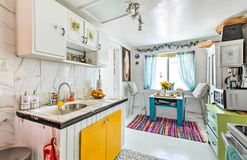 White Stone Cottage | Oceanfront White Stone Cottage with Private Beach Retreat
