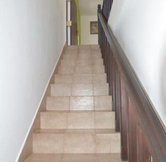 Rathmalana Apartment | Discover Oceanic Shades - Family-Friendly at Mount Lavinia