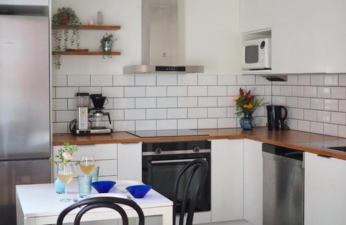 Katajanokka Apartment | Trendy Two Bedroom Apartment by the Ocean with Free Parking