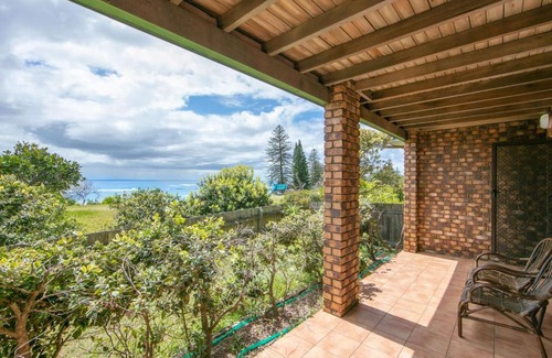 Brooms Head Apartment | Oceanique Studio: Cozy Ocean Views Steps from the Beach