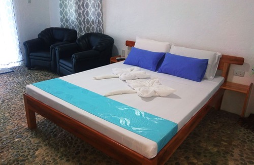 Siquijor Hotel | Discover Oceanlife Explorers: Pet-Friendly with Pool & Breakfast