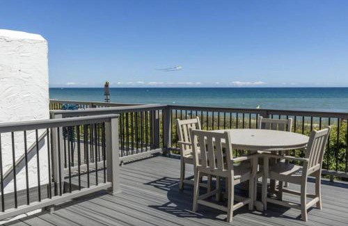 Pine Knoll Shores House | Cozy Oceans 6 Condo with Oceanfront Views for Families