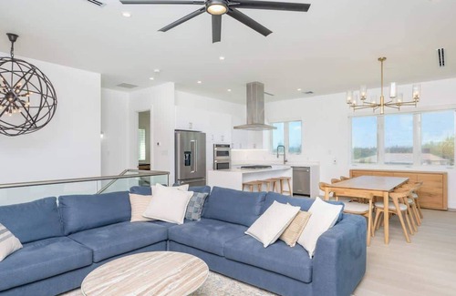 Northwest Point Apartment | Oceans 9 LUXE 4 BR Villa/West Bay