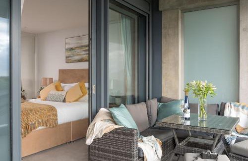 Maenporth House | Seaside Getaway at Oceans Eleven, The Liner - 4 Star Comfort