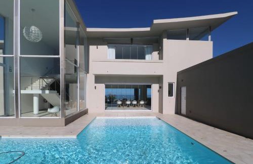 Wilderness Beach House | Oceans Villa: Guest Rated 10/10 with Pool & Breakfast