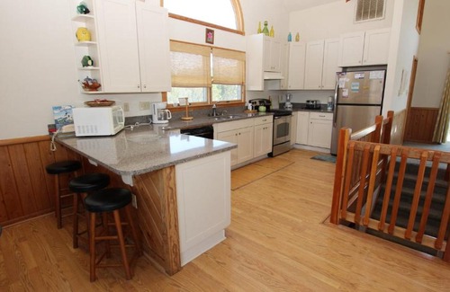 Duck House | Comfortable Sue Hotel with Ocean View and Pet-Friendly Stay