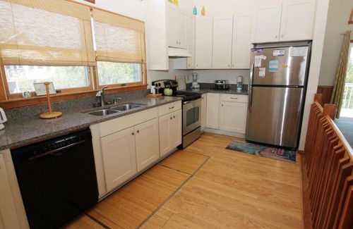 Duck House | Comfortable Sue Hotel with Ocean View and Pet-Friendly Stay