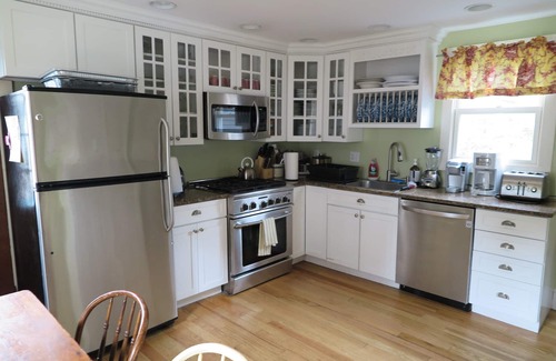 Beach Haven House | Oceanside Retreat: 10/10 Rated, Steps from the Beach