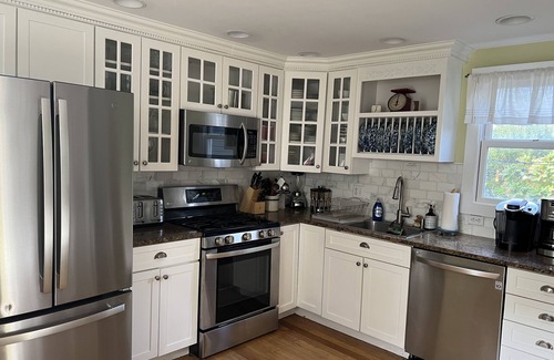 Beach Haven House | Oceanside Retreat: 10/10 Rated, Steps from the Beach